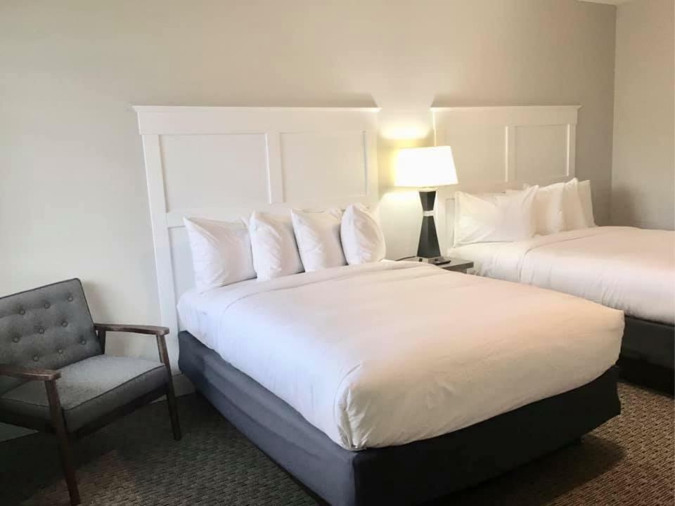 Empire Lakeshore Inn Esterno foto